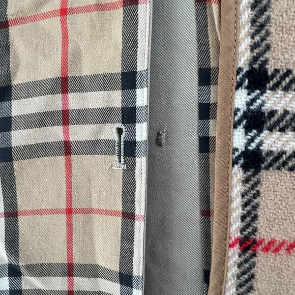 Burberry Vintage Trench Coat - Picture 9 of 15